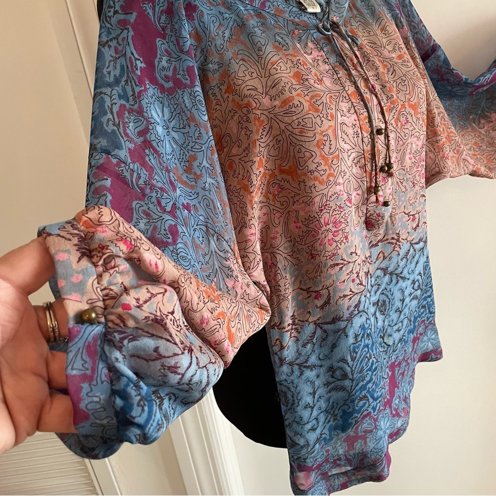 Diane Von Furstenberg Lightweight Silk Print Top! DVF Great condition! Size 4 - Picture 3 of 9